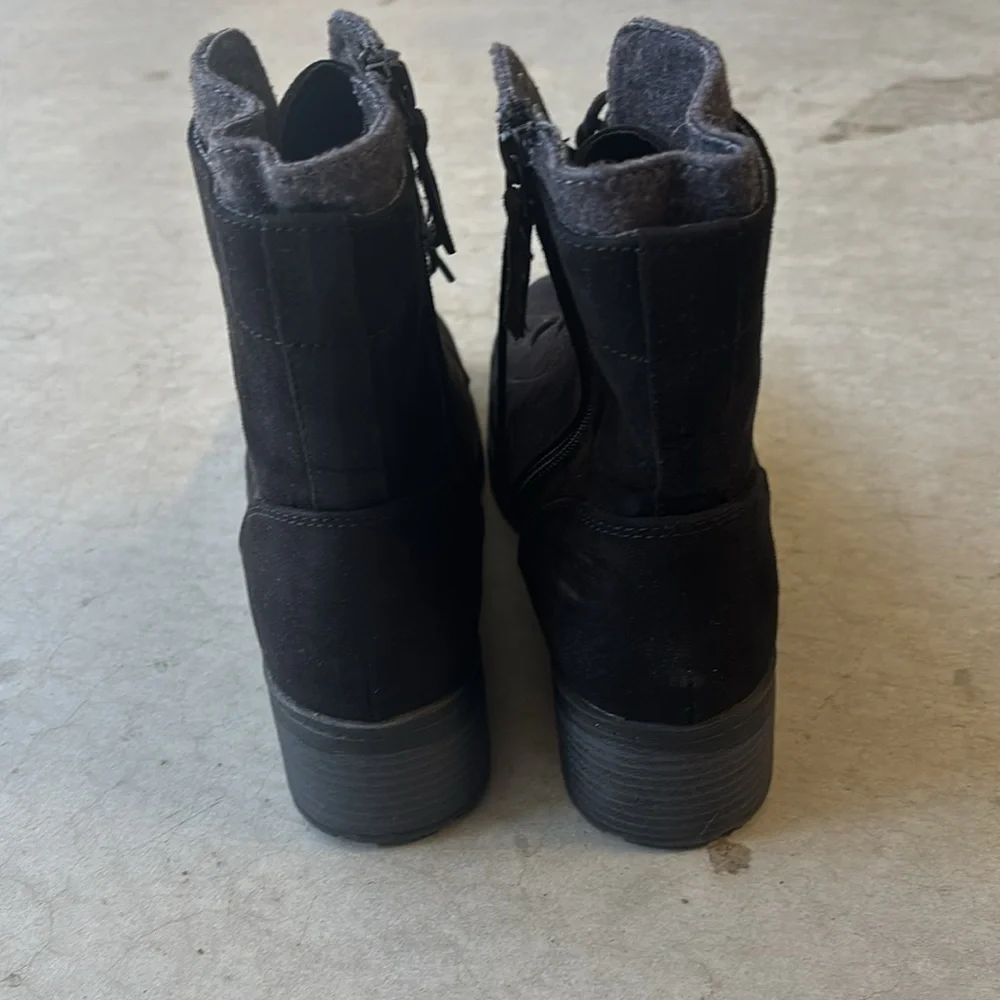 Universal Thread Boots - Picture 2 of 3